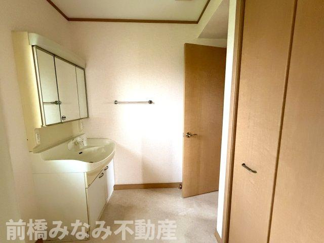【中古】前橋市箱田町　４LDKの独立洗面台|独立洗面台、朝の身支度には欠かせません