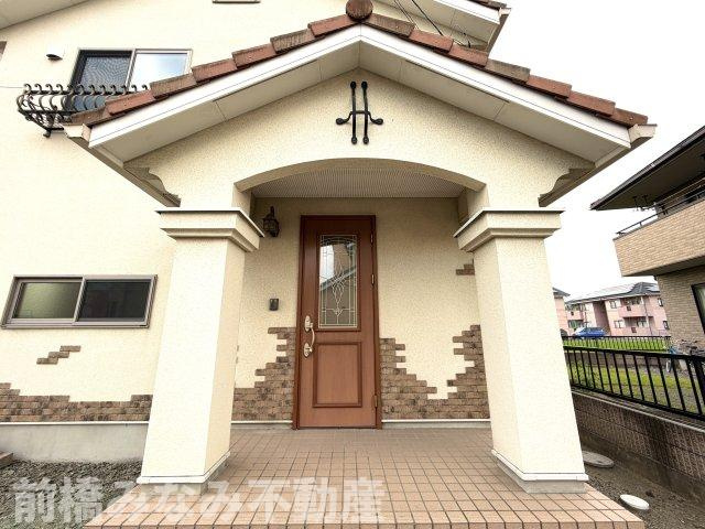 【中古】前橋市箱田町　４LDKの玄関|収納もある玄関です