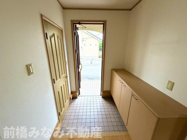 【中古】前橋市箱田町　４LDKの玄関|シンプルで使いやすい玄関です