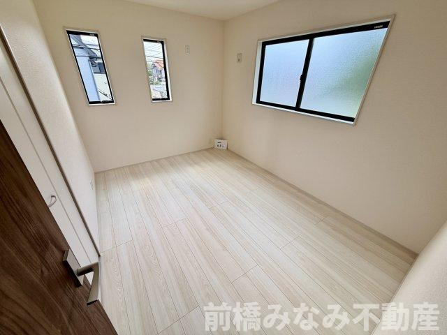【新築】前橋市小相木町第6　限定１棟　リーブルガーデン　新築建売の洋室|スタンダードな洋室です