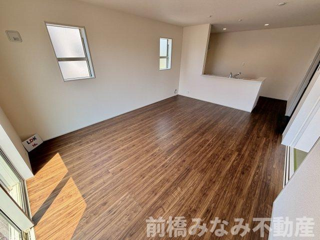 【新築】高崎市箕郷町西明屋　２号棟(全２棟)　リーブルガーデン　新築建売分譲の居間・リビング