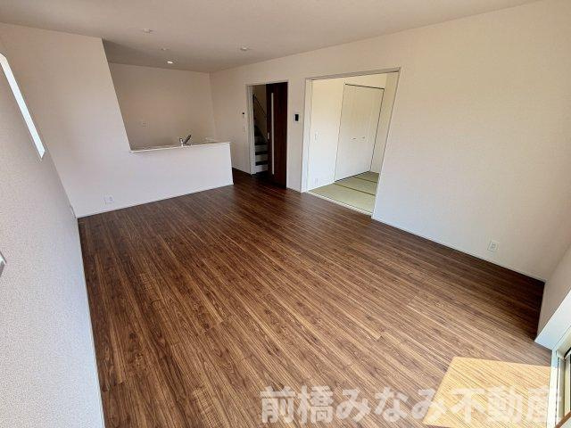 【新築】高崎市箕郷町西明屋　２号棟(全２棟)　リーブルガーデン　新築建売分譲の居間・リビング
