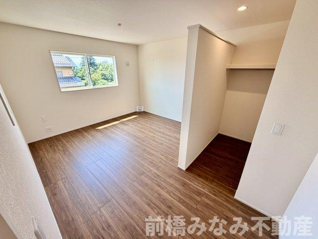 【新築】高崎市箕郷町西明屋　２号棟(全２棟)　リーブルガーデン　新築建売分譲の洋室