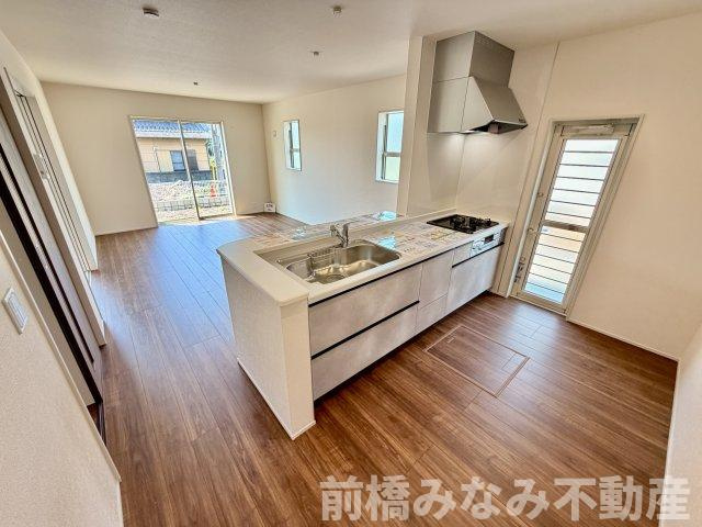 【新築】高崎市箕郷町西明屋　２号棟(全２棟)　リーブルガーデン　新築建売分譲のキッチン