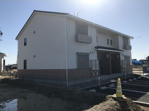 リーブル　エレナのエントランス