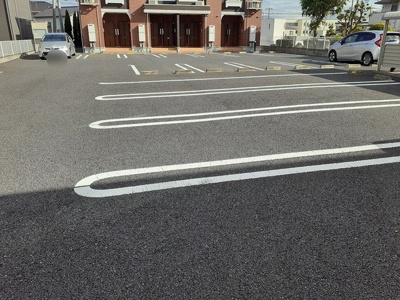 【駐車場】 | グランツＡ | 車をお持ちの方に嬉しい駐車場付きの物件です