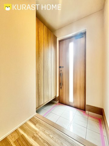 京都市西京区松室扇田町　中古戸建の玄関
