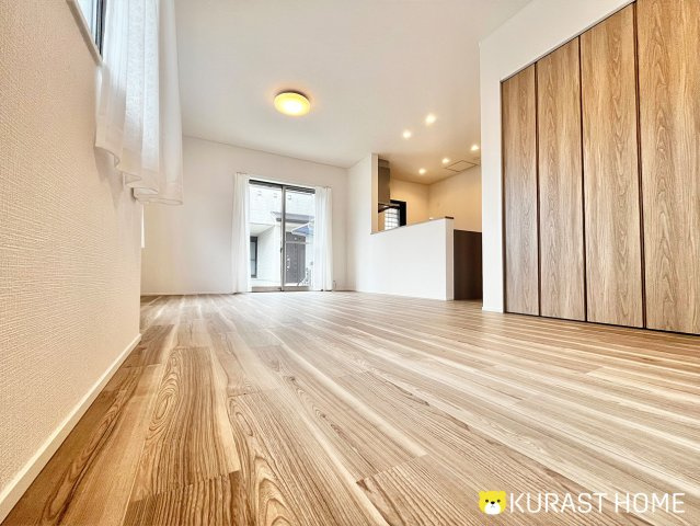 京都市西京区松室扇田町　中古戸建の居間・リビング
