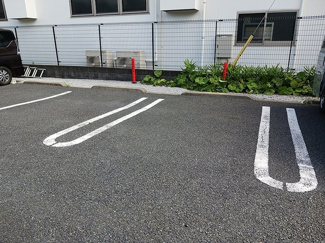 【駐車場】 | ラポレネス | 駐車場に車を止められます