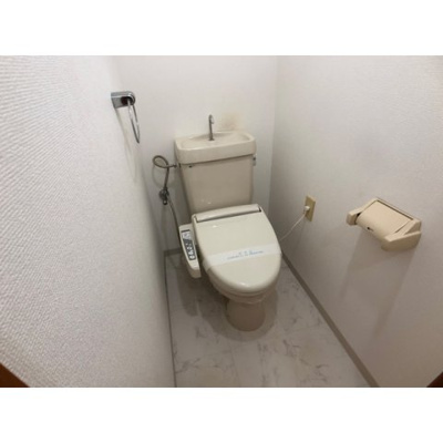 【トイレ】 | ラスリーゼ | コンパクトで使いやすいトイレです