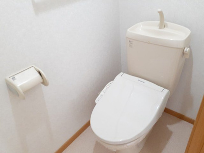 【トイレ】 | ハッピーエストＫ | 清潔感のあるトイレです
