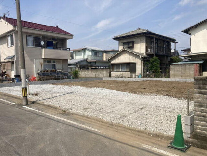 ハートフルタウン前橋市朝倉町3丁目11番　A号棟の前面道路含む現地写真|前面道路含む現地写真です。広々しています♪