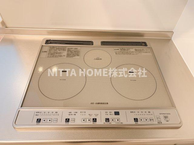 舞鶴市字福来のアパートの設備|ＩＨの３口コンロです◇