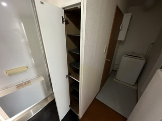 【玄関】 | レオパレス琴 | 玄関横のシューズボックスです。