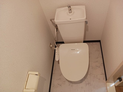 【トイレ】 | オーキッドハイツ | 落ち着いた色調のトイレです