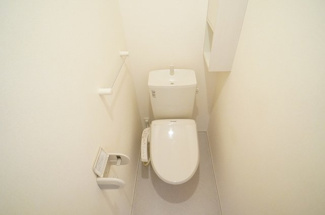 【トイレ】 | エルメゾン | 清潔感のあるトイレです