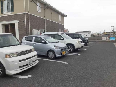 【駐車場】 | カーサＫ　Ⅱ | 車をお持ちの方に嬉しい駐車場付きの物件です