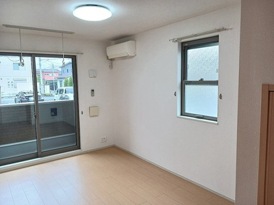 【居間・リビング】 | グラン　メゾンＡ | こちらの居間で趣味の時間をお楽しみください