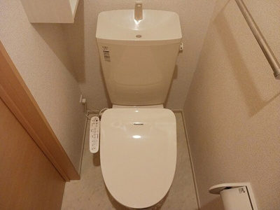 【トイレ】 | スイートタウンＣ | 落ち着いた色調のトイレです