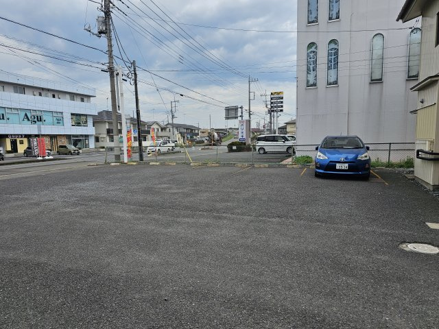 中山住宅の駐車場|駐車場完備です
