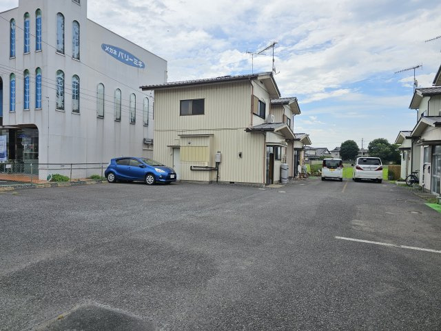 中山住宅の駐車場|駐車場があります