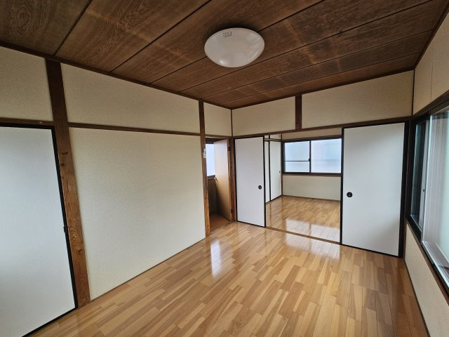 中山住宅の内装|内装は落ち着いています