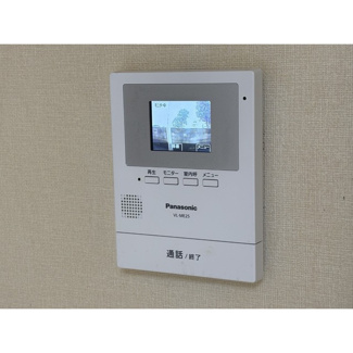 【内装】 | くれよんハウス | 明るい色調の室内です