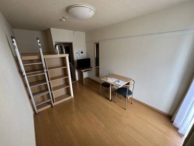 【居間・リビング】 | レオパレスル　レーブ | 1階はフローリング床となります