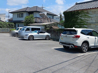 【駐車場】 | グリーンプラザ | 駐車場があるので、車を買う予定の方も安心です