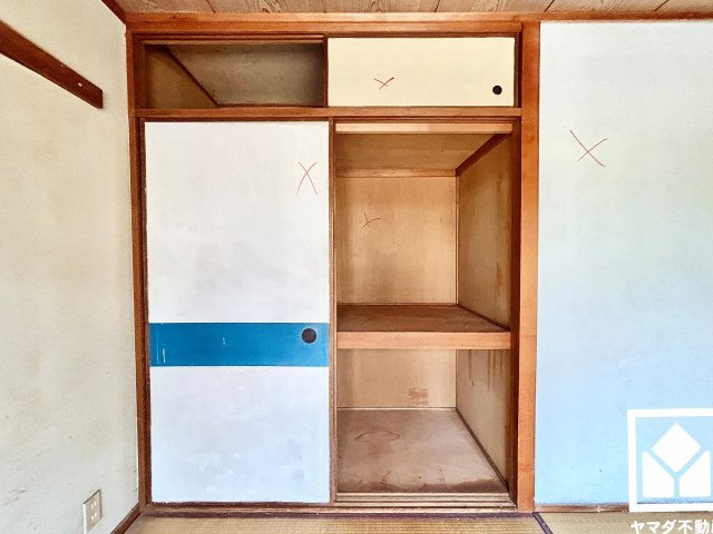 上田東町住宅三号棟の収納|押入れは撤去・配置を変更し、クローゼットを設置予定です。（リフォーム中の写真です）