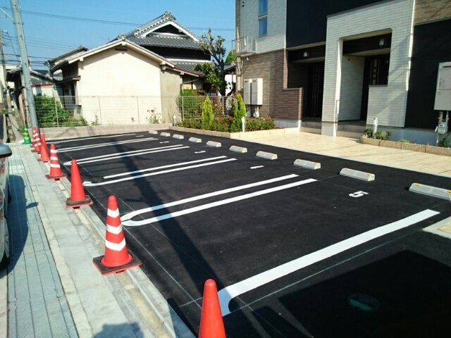 プランドールBの駐車場