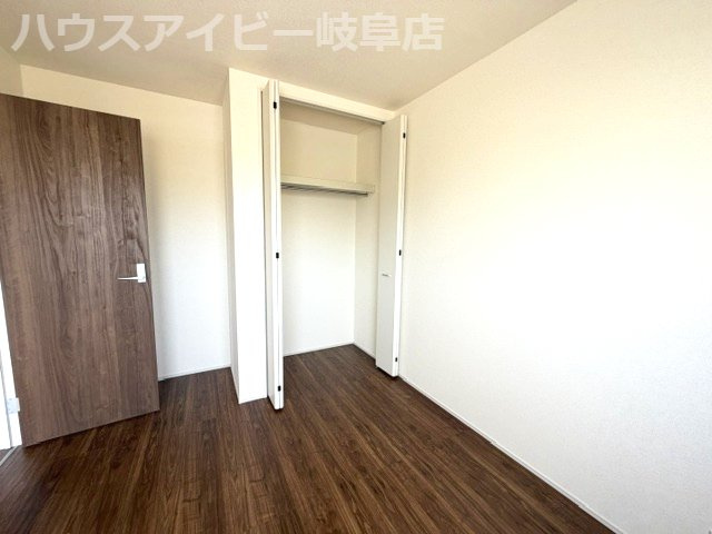 岐阜市尻毛！平屋の新築戸建全2棟！暮らしやすい動線が魅力の平屋です！木田小学校まで徒歩9分！の洋室|岐阜市尻毛！平屋の新築戸建全2棟！暮らしやすい動線が魅力の平屋です！木田小学校まで徒歩9分！