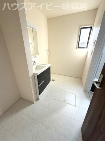 岐阜市尻毛！平屋の新築戸建全2棟！暮らしやすい動線が魅力の平屋です！木田小学校まで徒歩9分！のランドリースペース|岐阜市尻毛！平屋の新築戸建全2棟！暮らしやすい動線が魅力の平屋です！木田小学校まで徒歩9分！
