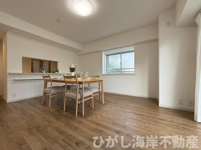 茅ヶ崎ガーデンハウスの居間・リビング|新規リフォーム完了！　14.9帖　LDK