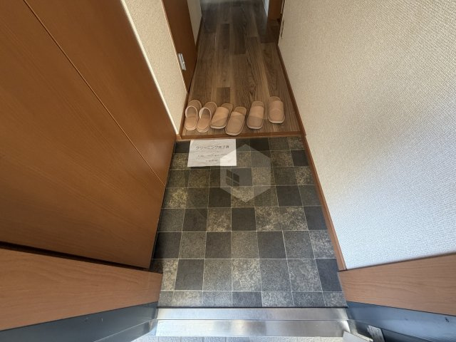 リヴィエール菱南の玄関