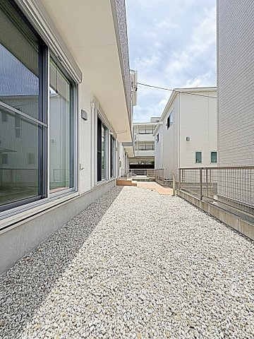 バンクーバー１１２４代万町の庭