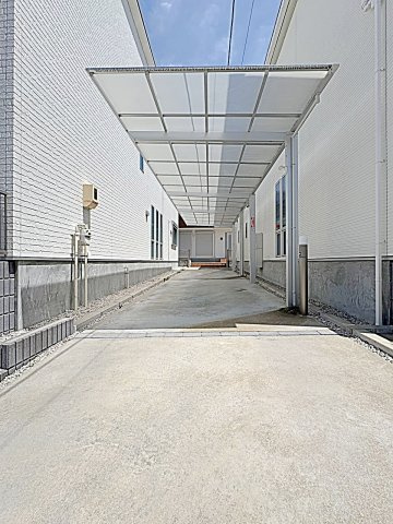 バンクーバー１１２４代万町の駐車場