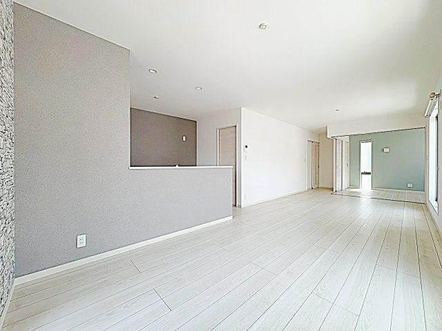 バンクーバー１１２４代万町の居間・リビング