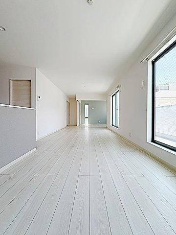 バンクーバー１１２４代万町の居間・リビング