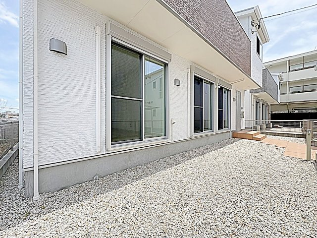 バンクーバー１１２４代万町の庭