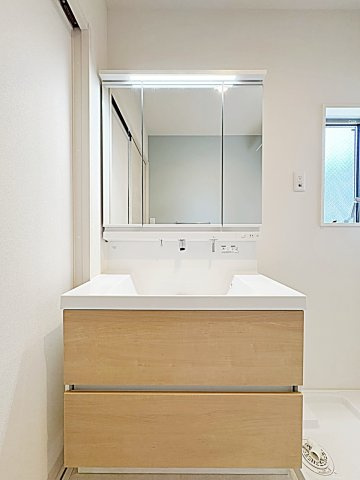 バンクーバー１１２４代万町の独立洗面台