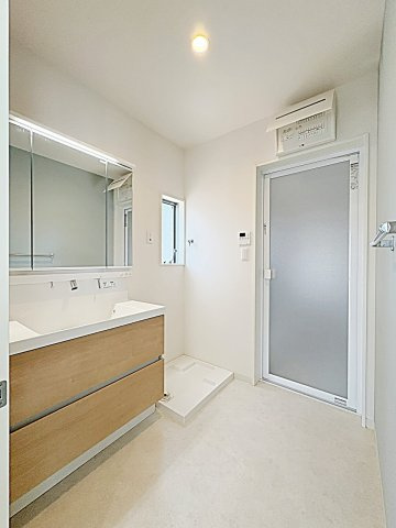 バンクーバー１１２４代万町の洗面所