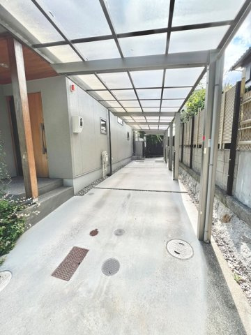 五色園４丁目戸建の駐車場