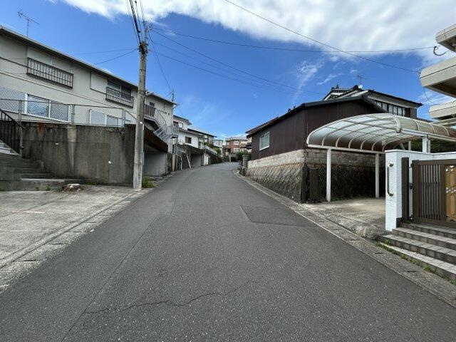 【前面道路含む現地写真】