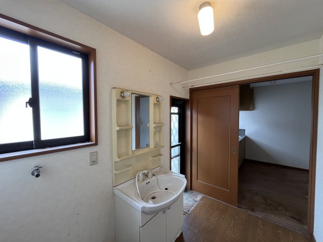 西村山郡河北町谷地字砂田41-4の独立洗面台|8/18撮影
【リフォーム前】
現在リフォーム内容精査中です◎