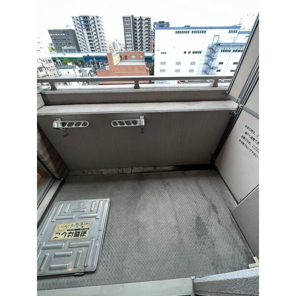 CITY SPIRE 名古屋大須のバルコニー|暖かな日差しのふりそそぐバルコニー