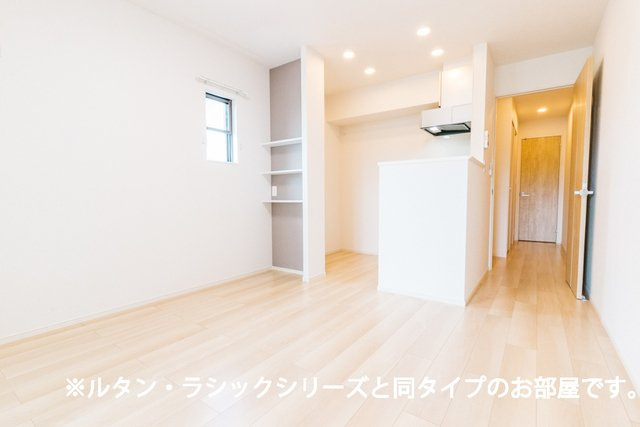 リバーウエスト中島の内装