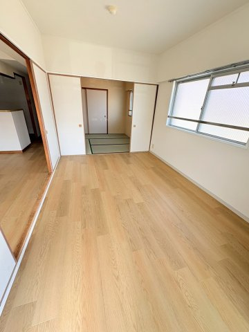 マンションリバーストーンの洋室