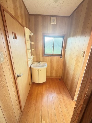 大迫住宅の洗面所