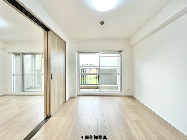 【寝室】 | 東急ドエルアルス藤白台 | 現在ご返済中のカーローン・カードローン・教育ローンなどを住宅ローンに一本化したり、家具家電購入費用・引越し費用を住宅ローンと組み合わせるなど、お客さまにメリットの多い住宅ローンのご提案が可能です。